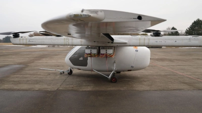 Der „Romeo” getaufte Prototyp eines Senkrechtstarters mit Hybrid-Antrieb diente als Grundlage für die Entwicklung einer etwas kleineren Drohne, die schon 2028 auf den Markt kommen soll. (Archiv) (Foto: Ehsan Monajati/dpa)