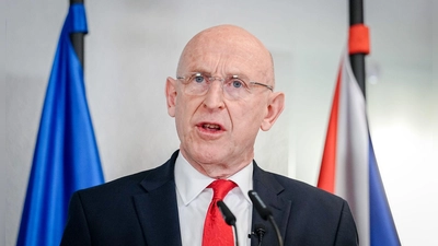 John Healey ist von seinem Amt als britischer Verteidigungsminister zurückgetreten. (Foto: Kay Nietfeld/dpa)