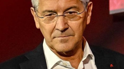 Bayern-Präsident Hainer wünscht sich Maßnahmen zur Deckelung von Spieler-Gehältern. (Archivbild) (Foto: Harry Langer/dpa)