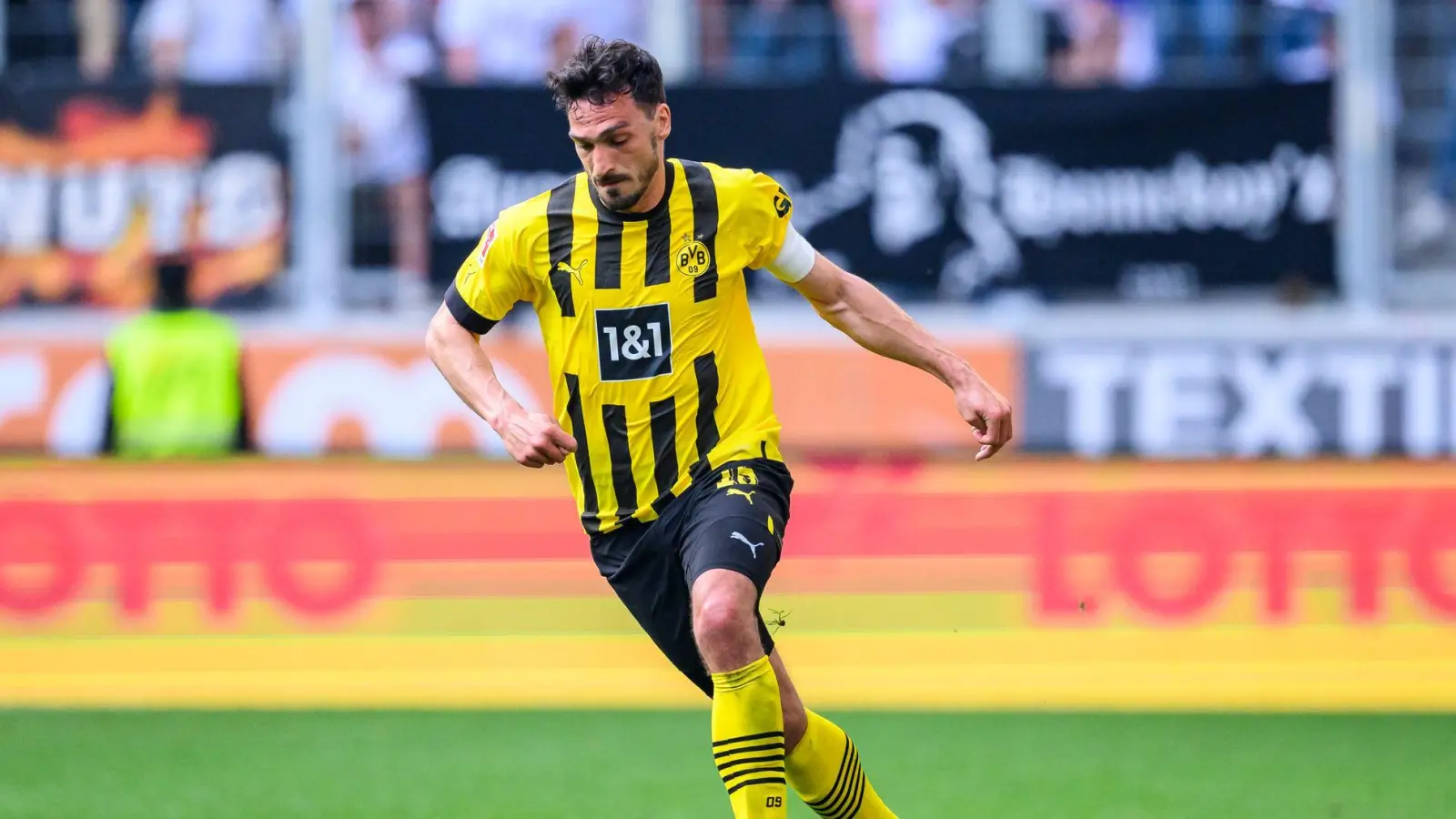 Läuft Mats Hummels bald in der englischen Premier League auf? (Foto: Tom Weller/dpa)