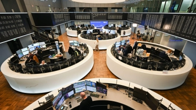 Frankfurter Börse: Die Dax-Konzerne spüren die Konjunkturflaute in Form sinkender Gewinne. (Foto: Arne Dedert/dpa)