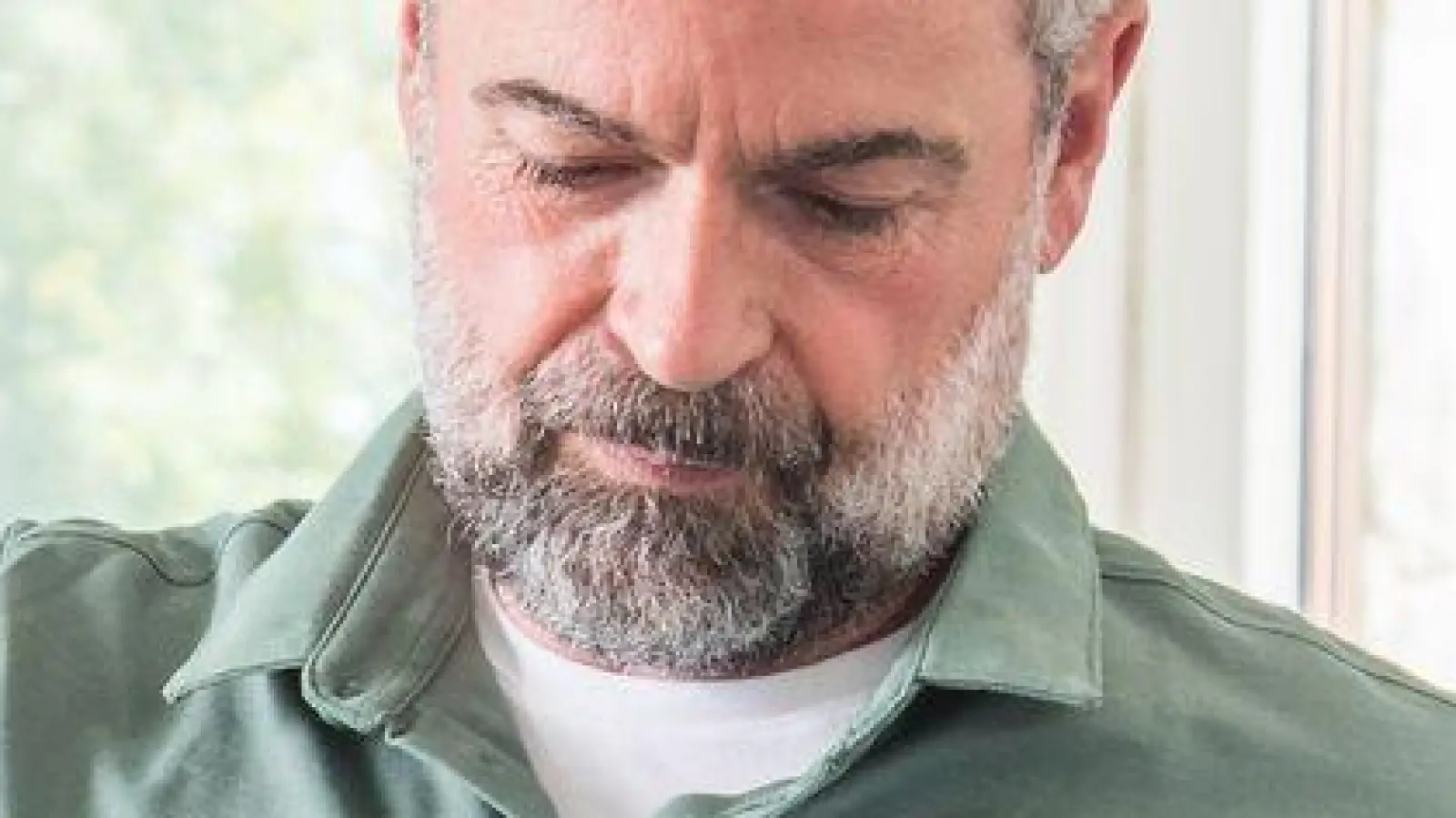 Immer mehr Menschen in Deutschland pflegen ihre Angehörigen zu Hause, oft neben Beruf und Familie. Die Zahl der Pflegebedürftigen hat sich seit 2015 verdoppelt. (Foto: Christin Klose/dpa-tmn)