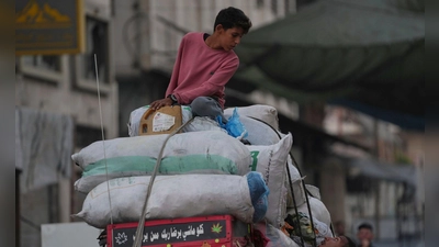 Laut Israels Armee laufen die Vorbereitungen für die Umquartierung der Anwohner der Stadt Gaza in den Süden des Gazastreifens.  (Foto: Jehad Alshrafi/AP/dpa)