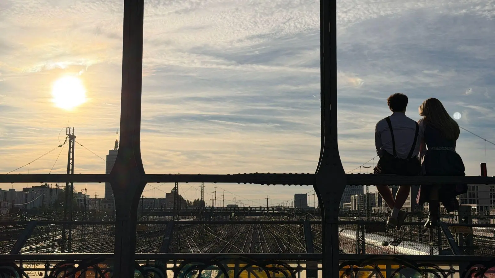 Das Wetter bleibt herbstlich, die Temperaturen aber mild. (Foto: Julian Degler/dpa)