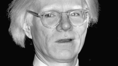 Allein der Siebdruck des Pop-Art-Künstlers Warhol aus seiner berühmten Königinnen-Serie von 1985 war etwa 15 000 Euro wert. (Archivbild) (Foto: Horst Ossinger/dpa)