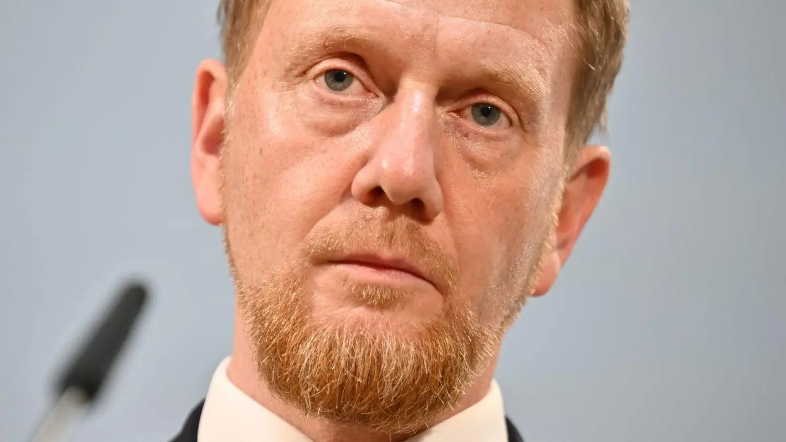 Kretschmer befürwortet Änderungen beim Bürgergeld. (Archivbild) (Foto: Sebastian Christoph Gollnow/dpa)