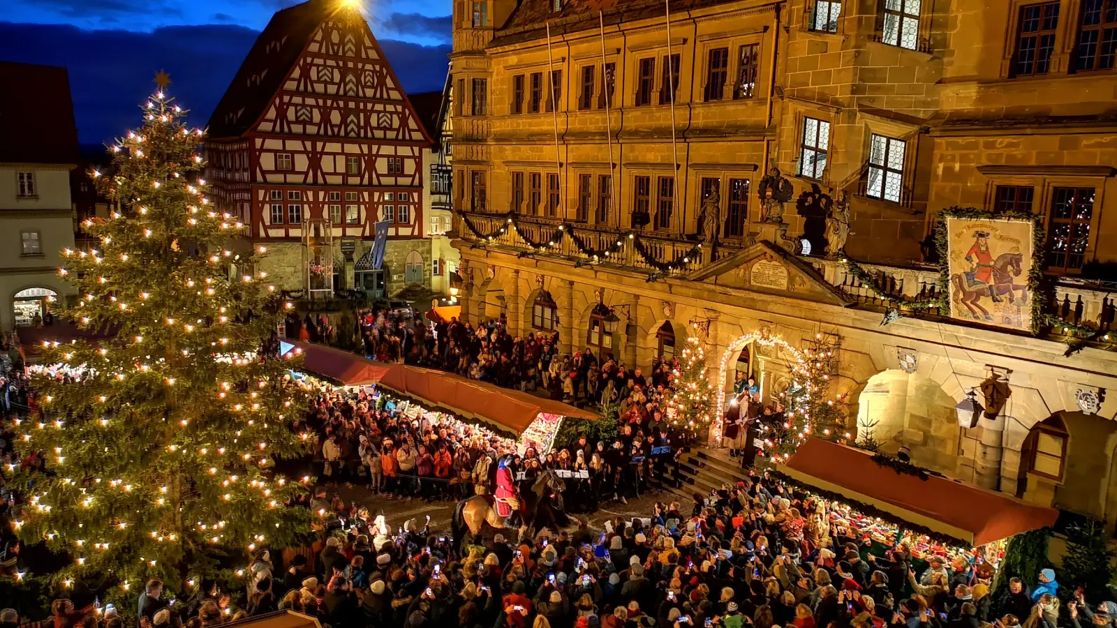 Die mittelalterliche Kulisse macht den Rothenburger Markt zu einem besonders beliebten Vorweihnachts. (Archivbild: Jürgen Binder)