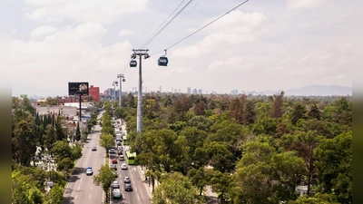 Schneller und höher unterwegs: Die neue Seilbahn Cablebús Línea 3 in Mexiko-Stadt bietet beeindruckende Ausblicke und soll jährlich 12 Millionen Passagiere transportieren. (Foto: Doppelmayr Group/dpa-tmn)