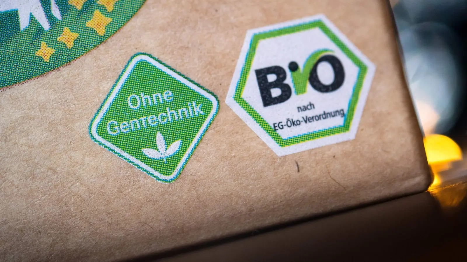 Wer die neuen Züchtungsmethoden auch künftig nicht auf dem Teller haben will, kann sich an dem Label „Ohne Gentechnik“ orientieren. (Symbolbild) (Foto: Sina Schuldt/dpa)