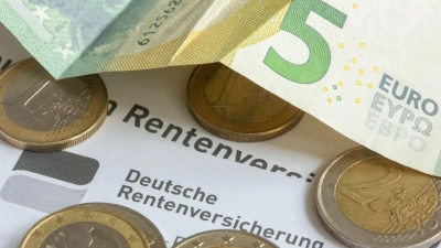 Die Höhe der Rente schwankt zwischen den Bundesländern. (Symbolbild) (Foto: Fernando Gutierrez-Juarez/dpa)