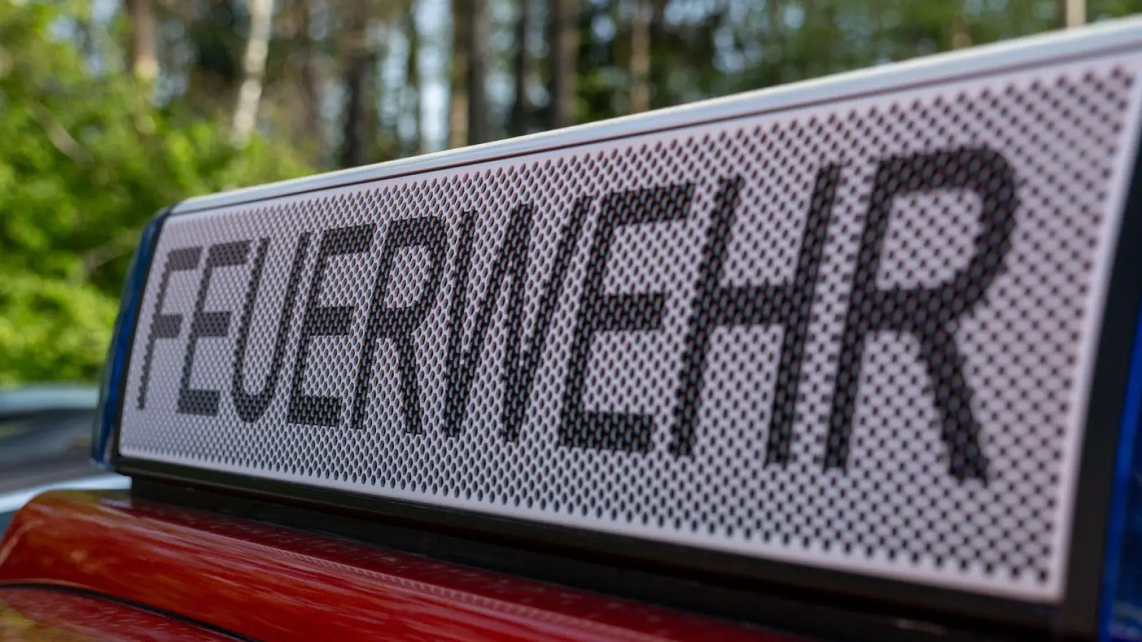 Feuerwehr und Polizei fanden die Ursache für den Gasaustritt in einem defekten Gastank. (Symbolbild) (Foto: Pia Bayer/dpa)