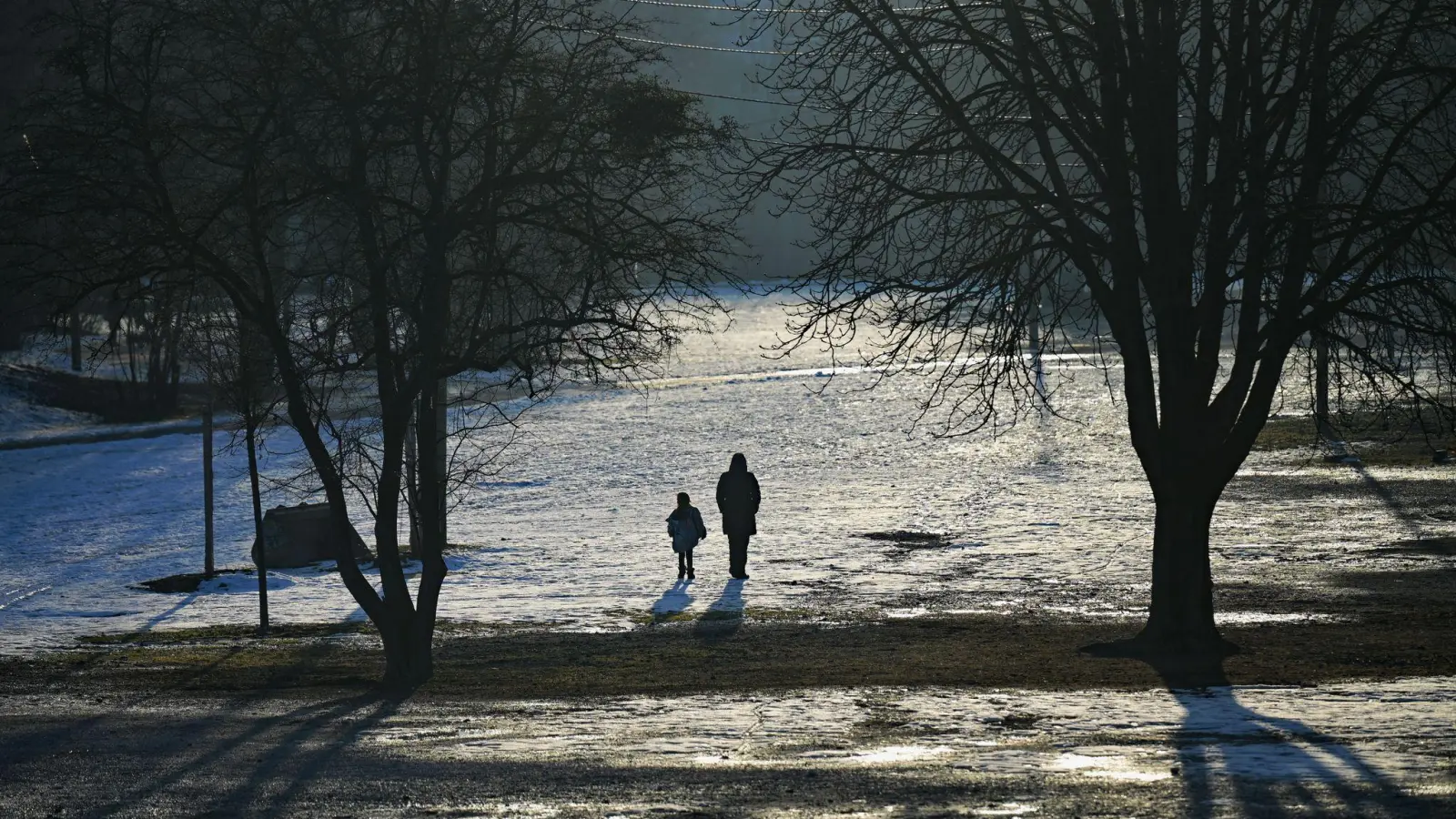 Nach Frost in der Nacht gibt es tagsüber mildere Luft. (Foto: Malin Wunderlich/dpa)