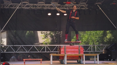 Der Akrobat Eichi begeisterte mit seinen Kunststücken. (Foto: Jannic Hofmuth)