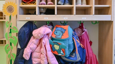 Nirgendwo in Deutschland arbeiten in den Kitas so wenige Fachkräfte wie in Bayern. (Symbolbild) (Foto: Patrick Pleul/dpa)