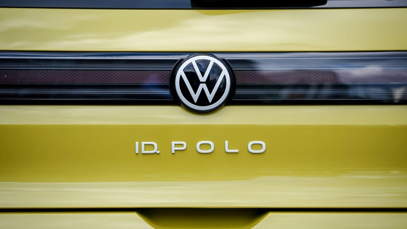 Mit dem ID. Polo verabschiedet sich VW von den Nummern in den Modellnamen und kehrt zu den bekannten Bezeichnungen zurück. Die Studie hatte noch ID.2all geheißen. (Archivbild) (Foto: Kay Nietfeld/dpa)