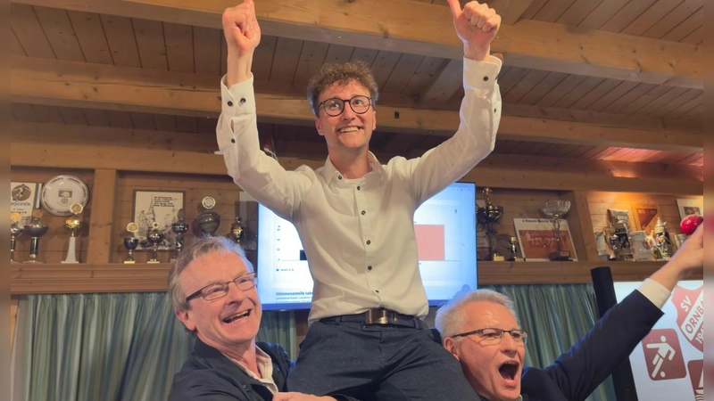 Marco Meier feiert in Ornbau seinen Sieg. (Foto: Evi Lemberger)