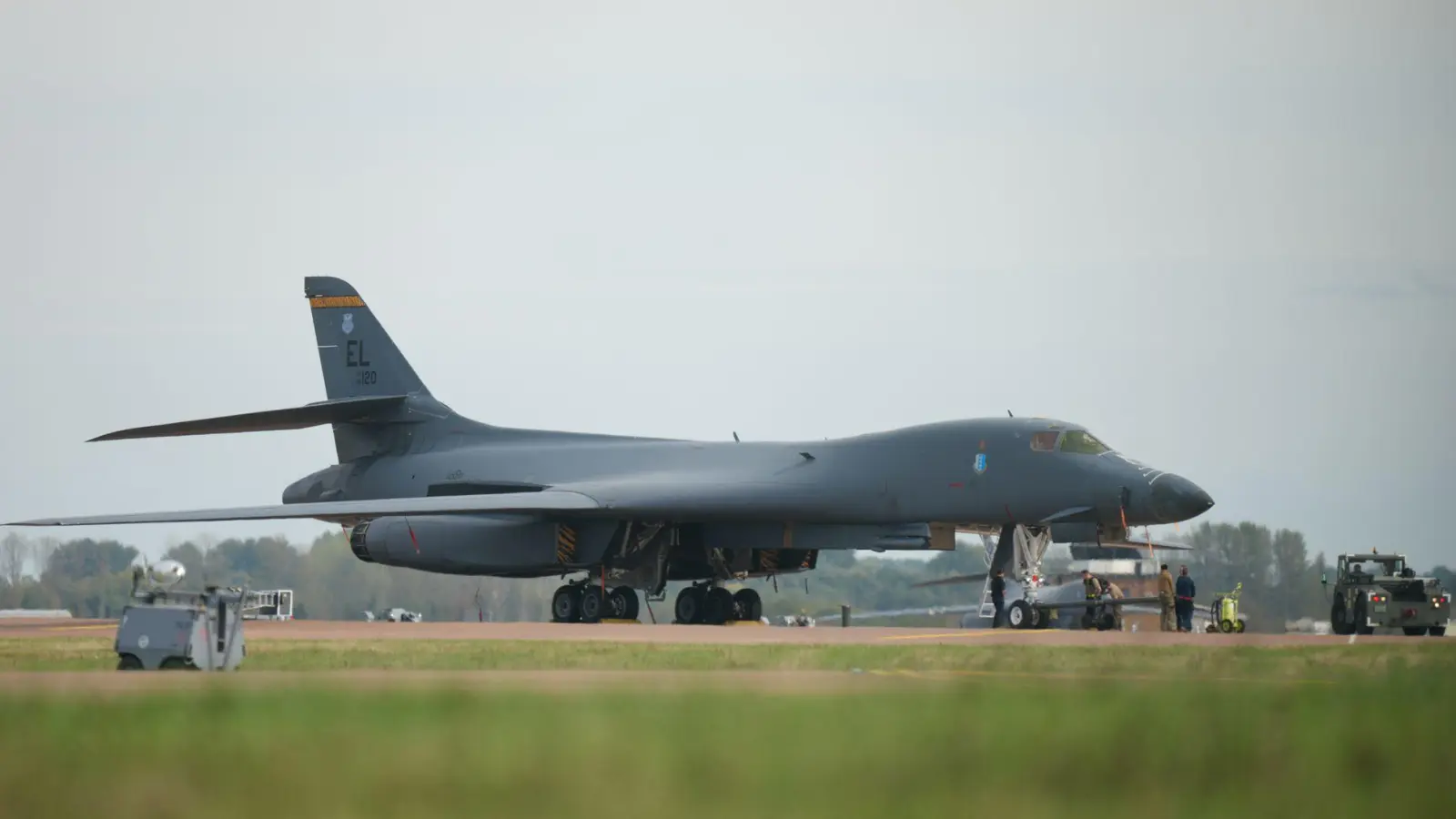 Nach dem Abzug der US-Bomber steht die Frage im Fokus, was dazu geführt hat. (Archivfoto) (Foto: Alastair Grant/AP/dpa)