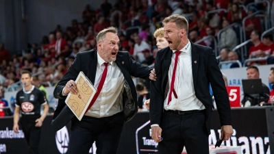 Co-Trainer Arne Woltmann (l) folgt seinem Chefcoach Anton Gavel nach München. (Archivbild) (Foto: Daniel Löb/dpa)