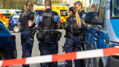 Am Dienstagmittag waren Hinweise auf Schüsse per Notruf eingegangen.  (Foto: Jürgen Lösel/dpa)