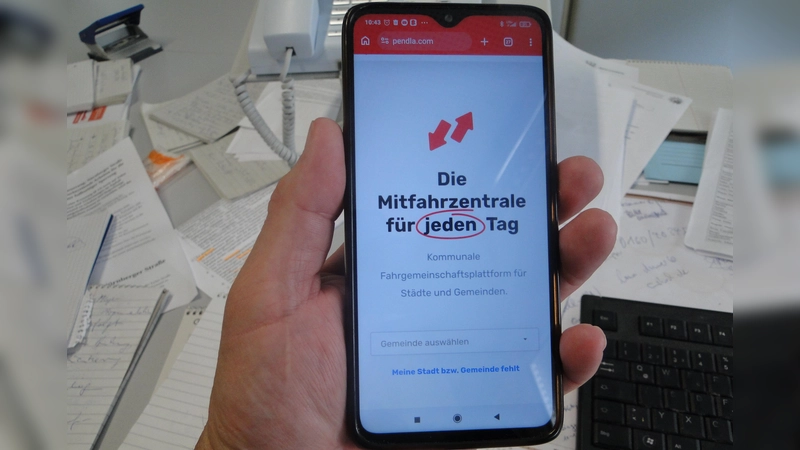 So sieht die Startseite des Mitfahr-Portals PENDLA auf dem Smartphone aus. (Foto: Winfried Vennemann)