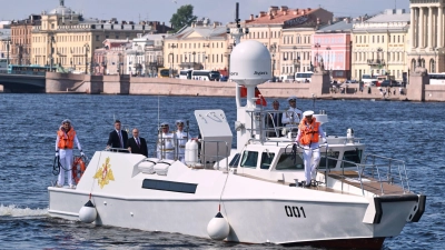 Putin besucht eine Übung der russischen Kriegsmarine. (Foto: Alexei Danichev/Pool Sputnik Kremlin/AP/dpa)