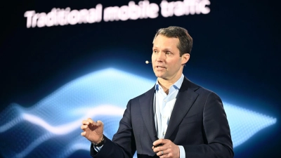 Nokia-Chef Justin Hotard sieht viel Arbeit auf die Netzbetreiber zukommen. (Foto: Wolf von Dewitz/dpa)