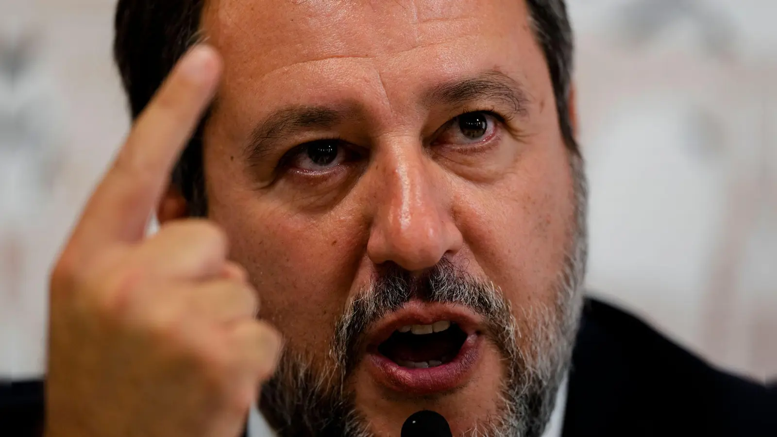 Matteo Salvini spricht erneut von „Schande“. (Archivbild) (Foto: Domenico Stinellis/AP/dpa)