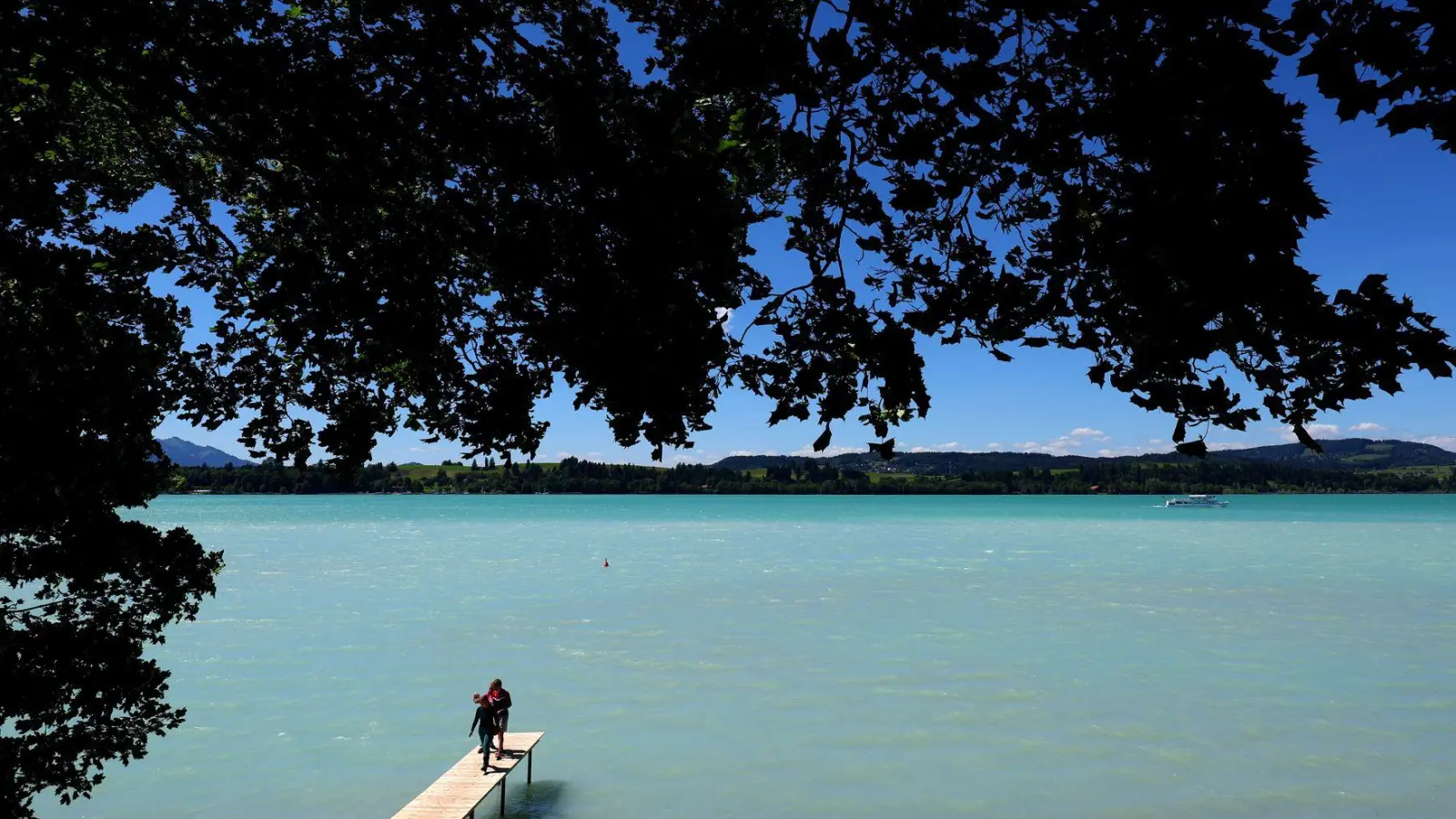 Der Sommer kehrt mit Macht nach Bayern zurück. (Foto: Karl-Josef Hildenbrand/dpa)