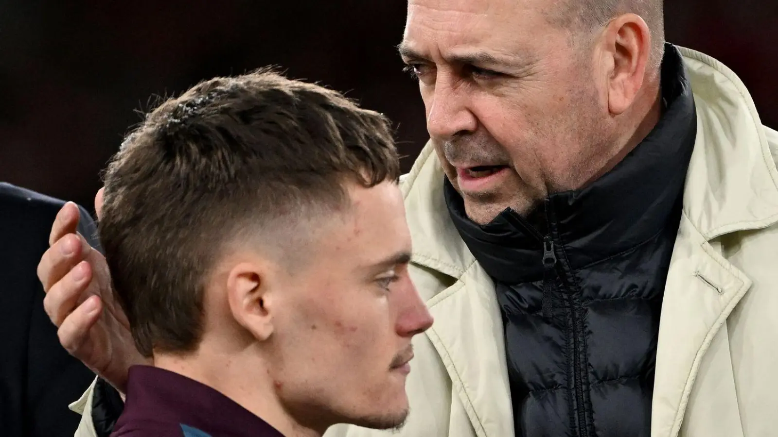  Leverkusens Geschäftsführer Fernando Carro wollte Florian Wirtz unbedingt halten. (Archivbild) (Foto: Federico Gambarini/dpa)