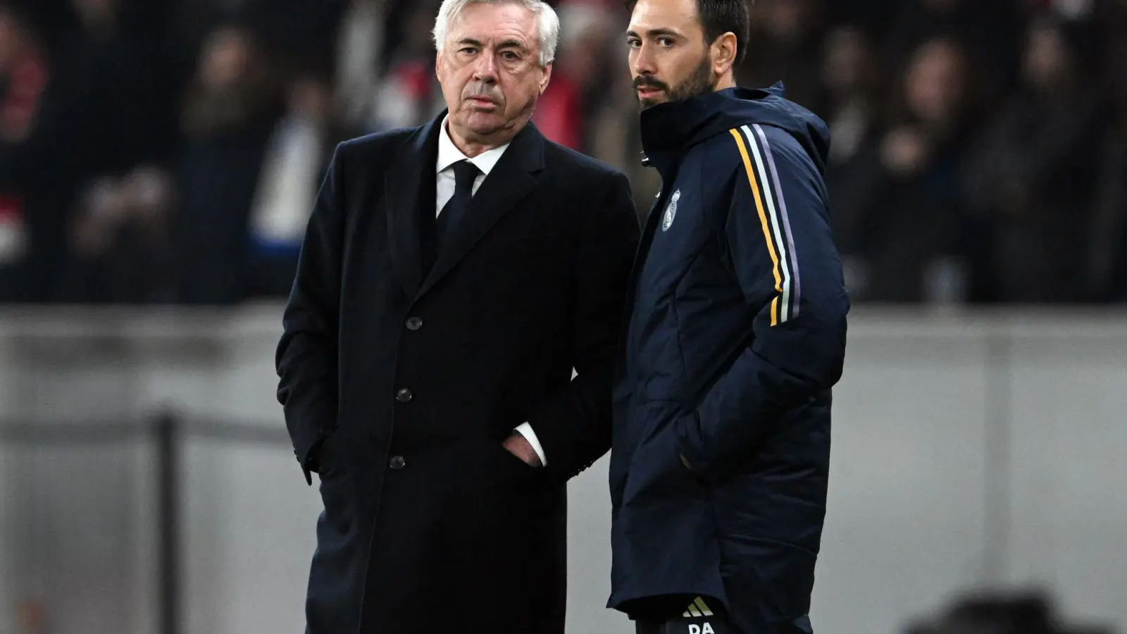 Davide Ancelotti (r), Sohn von Real Madrid-Coach Carlo Ancelotti (l.), ist als Trainerkandidat bei RB Leipzig im Gespräch. (Foto: Soeren Stache/dpa)