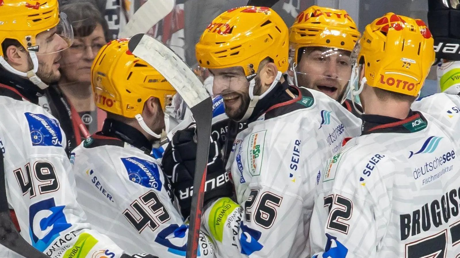 Die Fischtown Pinguins liegen in der Serie gegen Red Bull München mit 2:0 vorn. (Foto: Andreas Gora/dpa/Archivbild)