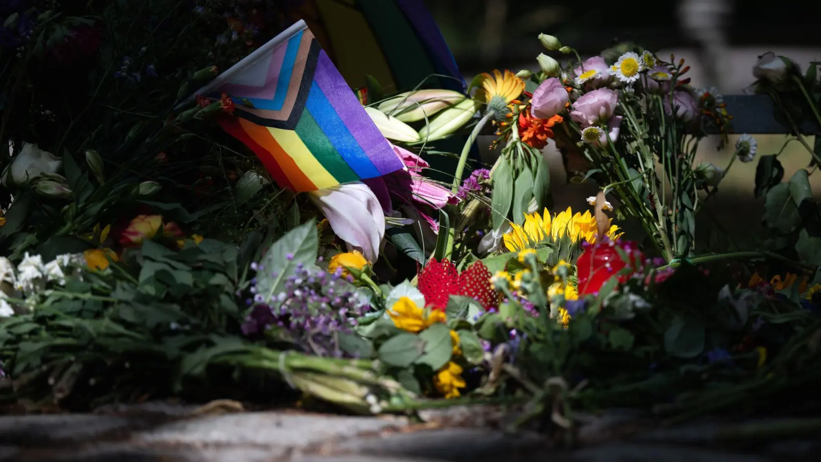 Der Terroranschlag auf den CSD hat eine Debatte ausgelöst. (Foto: Sebastian Christoph Gollnow/dpa)