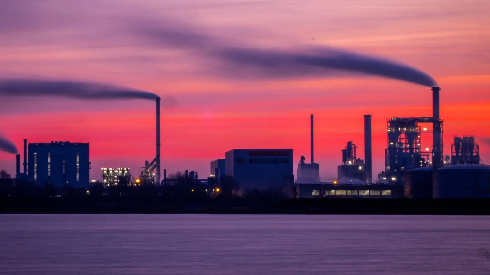 Der Jahresauftakt lief überraschend gut für die Industrie. (Archivbild) (Foto: Jens Büttner/dpa)