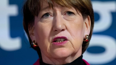 VDA-Präsidentin Hildegard Müller rechnet mit einem größeren Stellenabbau in der Automobilindustrie als bislang angenommen. (Archivfoto) (Foto: Sven Hoppe/dpa)
