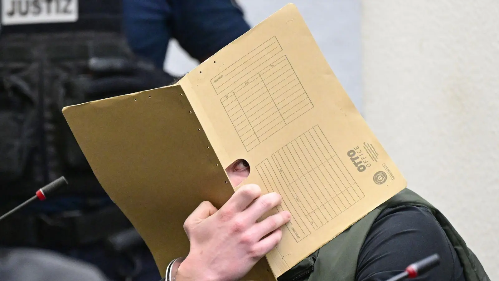 Die Staatsanwaltschaft glaubt, dass auch zahlreiche weitere Verdächtige systematisch Erwachsene in die Sex-Falle gelockt haben, um sie auszurauben. (Foto: Bernd Weißbrod/dpa)