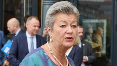 EU-Kommissarin Ylva Johansson beim Ministertreffen der Koalition europäischer Staaten gegen schwere und organisierte Kriminalität in Hamburg. (Foto: Georg Wendt/dpa)