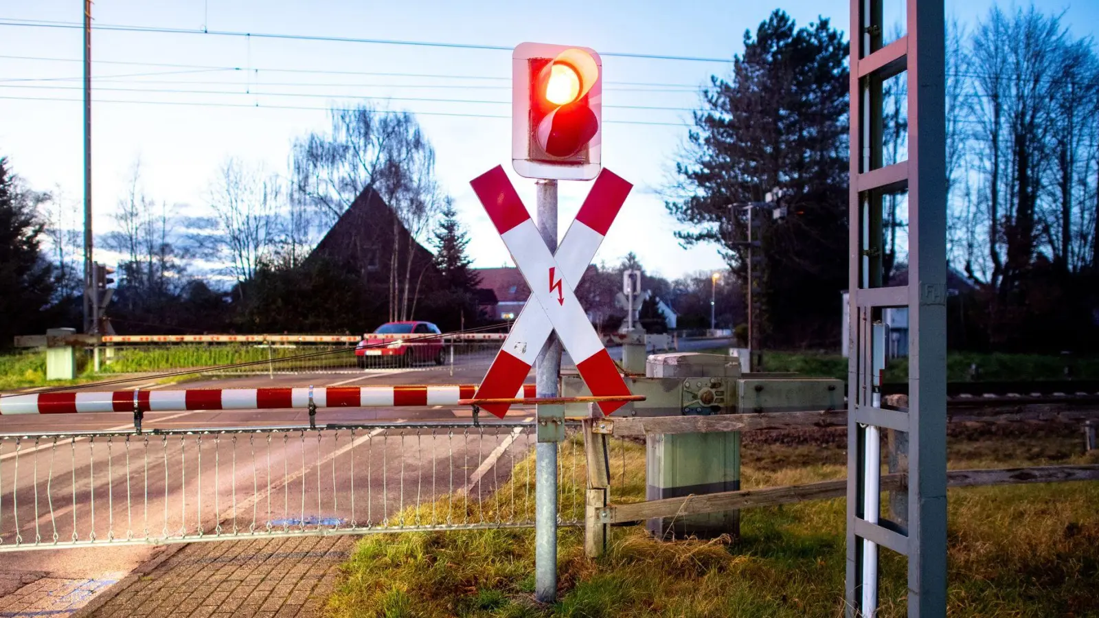 Dem Unbekannten reißt der Geduldsfaden und er wird selbst tätig. (Symbolbild) (Foto: Hauke-Christian Dittrich/dpa)