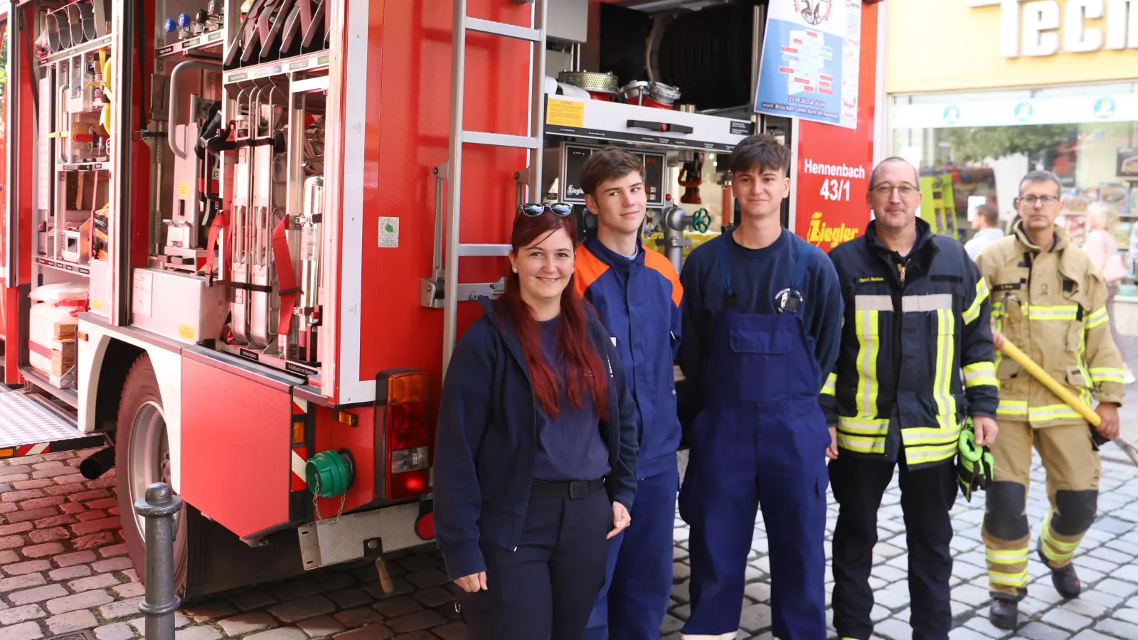 Viele Feuerwehrleute geben am Tag der Feuerwehr Einblick in ihr Leistungsspektrum. (Foto: Oliver Herbst)