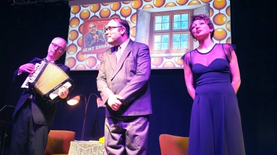 Begeisterten das Publikum (von links): Franz Tröger, Patrick L. Schmitz und Aline Joers. (Foto: Nicole Paskow)