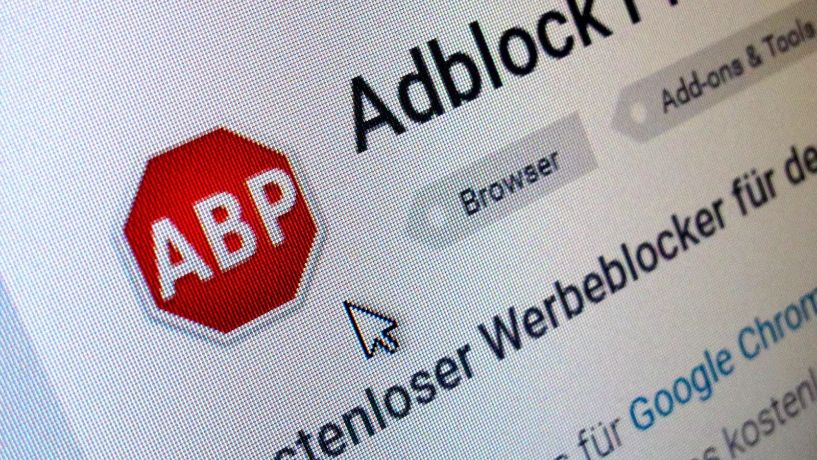 Verlage wie Axel Springer sehen in Werbeblockern wie ABP von Eyeo eine Gefährung der Finanzierung eines unabhängigen Journalismus. (Foto: picture alliance / Stephan Jansen/dpa)