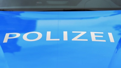 Die Polizei musste einen randalierenden Betrunkenen in Dinkelsbühl stoppen. (Symbolbild: Jim Albright)