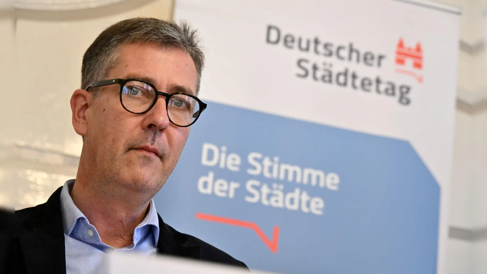 Christian Schuchardt kann sich weiter in Würzburg engagieren. (Archivbild) (Foto: Martin Schutt/dpa)