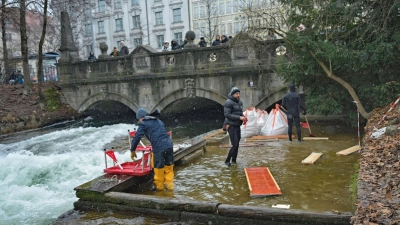 Strömungsexperten von der Hochschule München wollen die Eisbachwelle wiederherstellen.  (Foto: Malin Wunderlich/dpa)