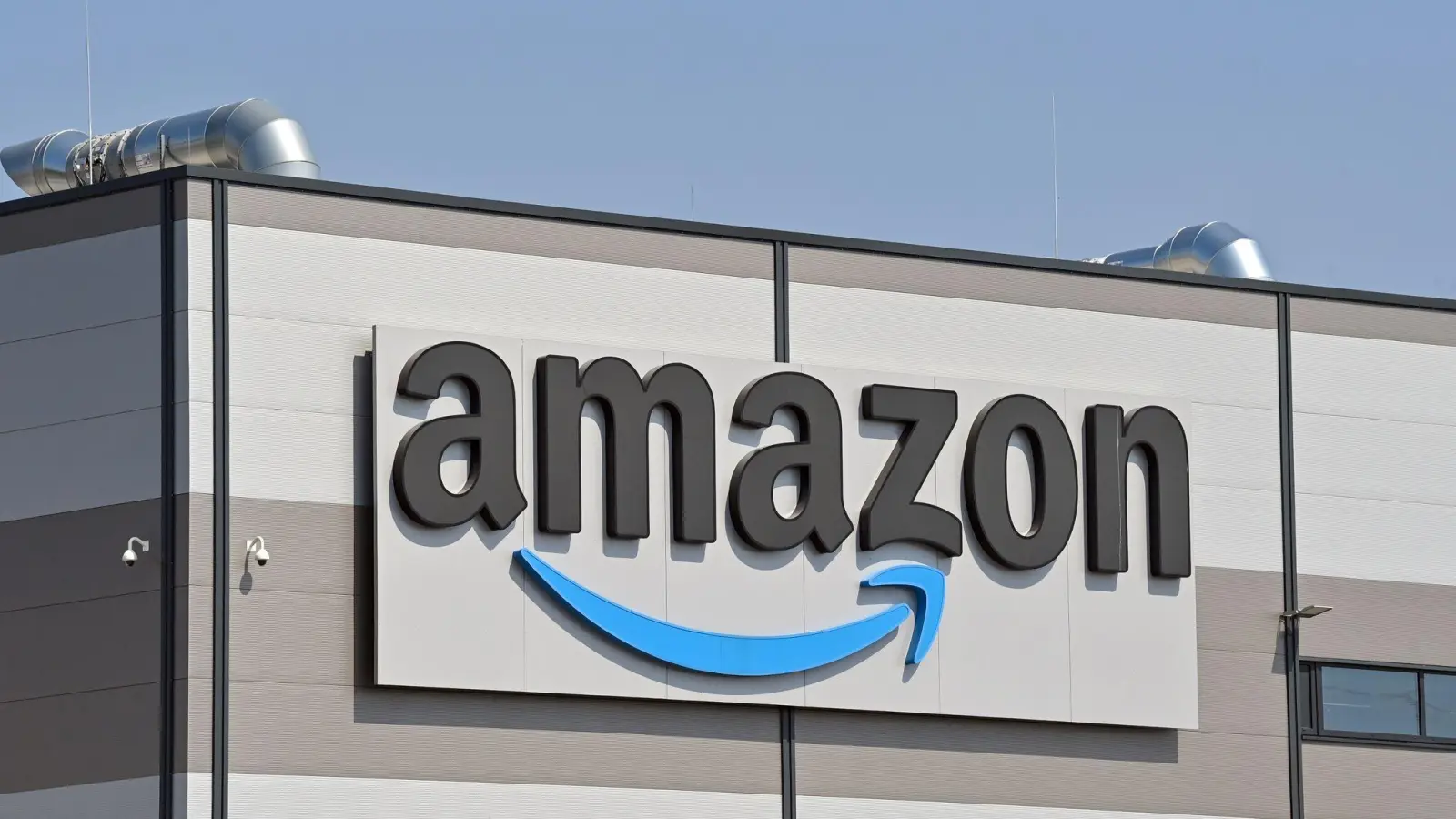 Das Logo von Amazon. (Foto: Patrick Pleul/dpa-Zentralbild/dpa)