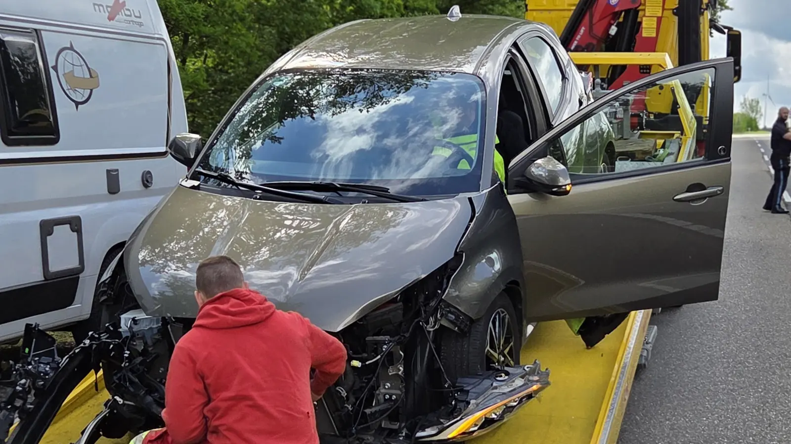 Bei einem Unfall auf der B8 zwischen Emskirchen und Bräuersdorf kam es zu einem erheblichen Sachschaden.  (Symbolbild: Rainer Weiskirchen)