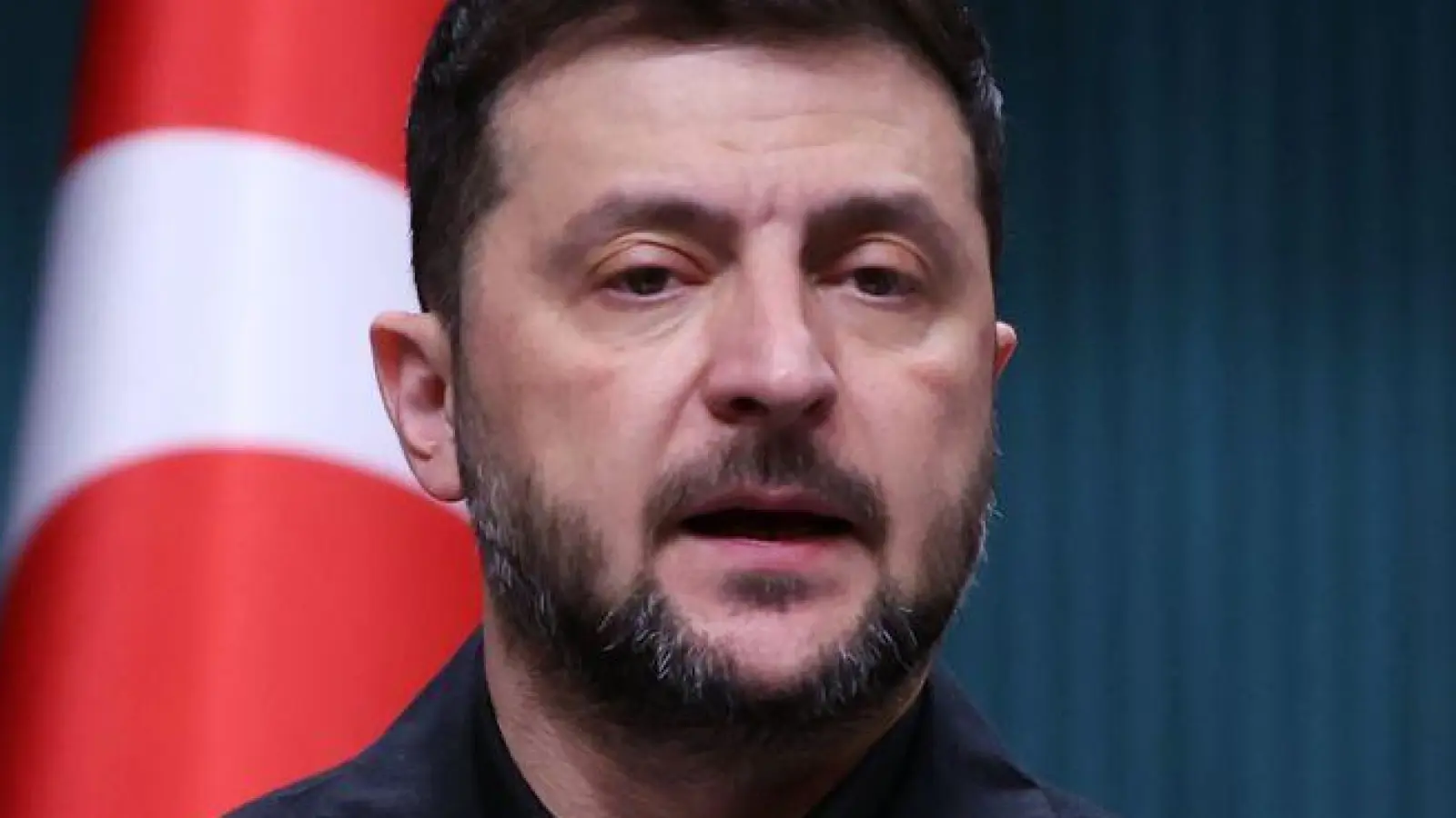 Ein angeblich neuer russisch-amerikanischer Friedensplan setzt die Ukraine unter Druck. (Foto: Yavuz Ozden/DIA Photo/AP/dpa)