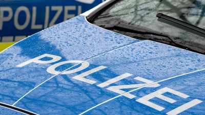 Die Polizei sucht das Gelände ab. (Symbolbild) (Foto: Soeren Stache/dpa)