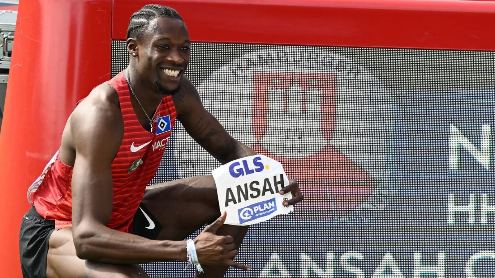 Owen Ansah kann stolz auf sich sein. (Foto: Swen Pförtner/dpa)