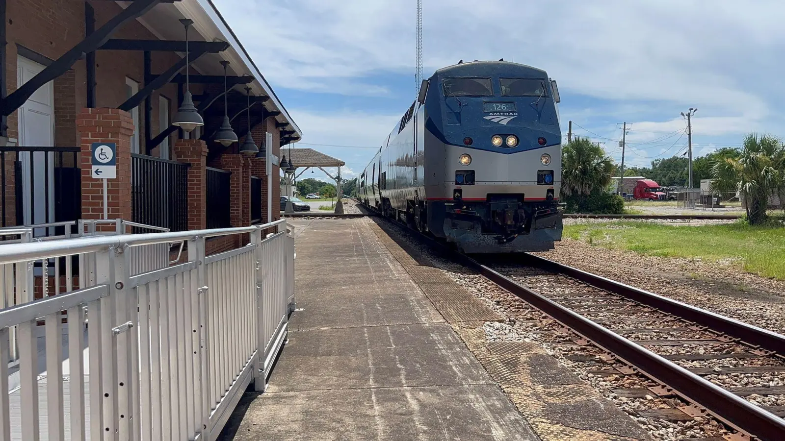 Entlang der amerikanischen Golfküste: Die Züge von Amtrak halten auch in den Städten Bay St. Louis, Gulfport (Bild), Biloxi und Pascagoula. (Foto: Thomas Stennis/Amtrak/dpa-tmn)