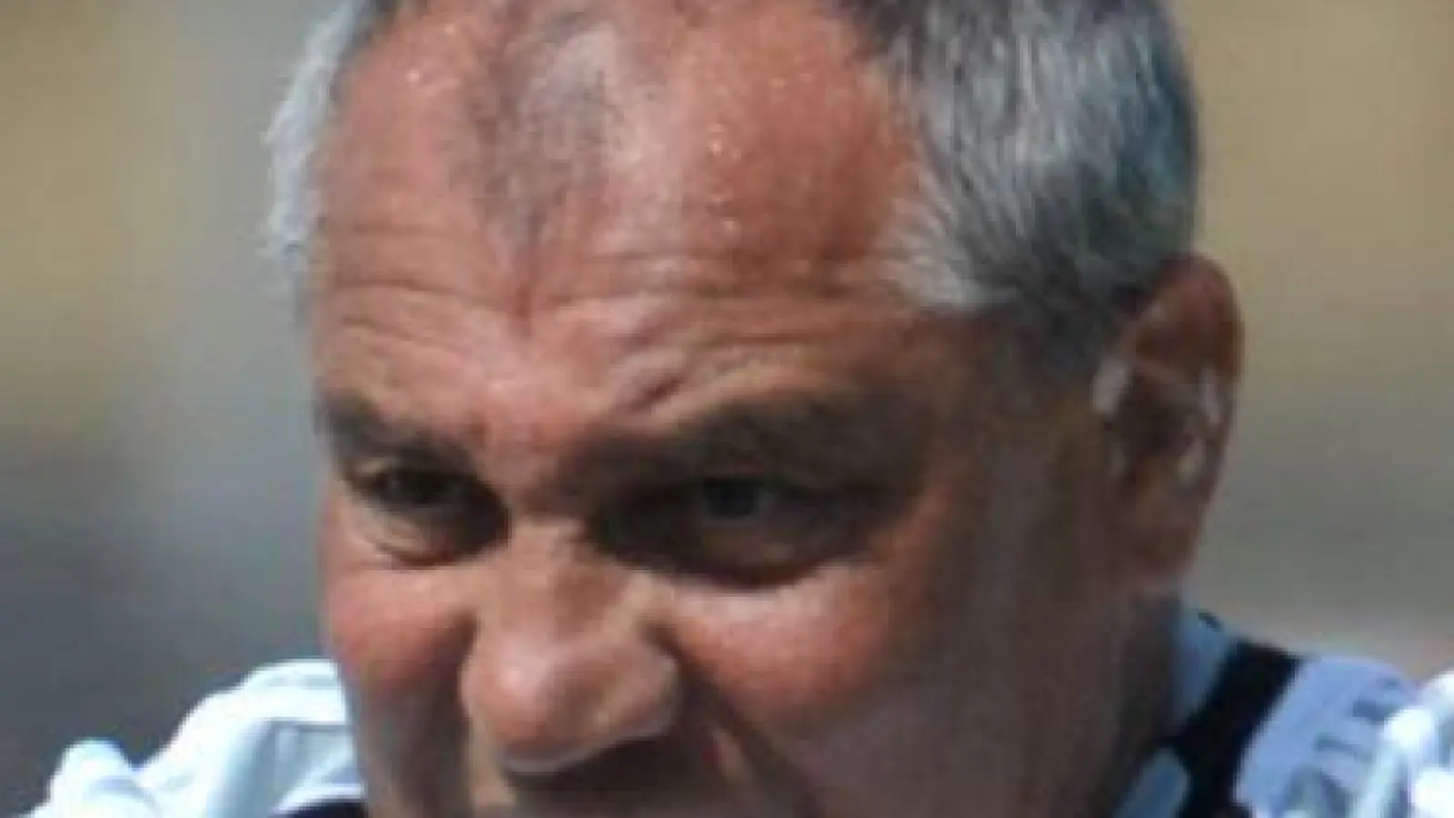 Der Medizinball durfte bei Felix Magath nicht fehlen. (Archivbild) (Foto: picture alliance / dpa)